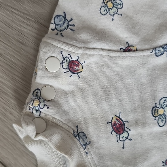 Vintage OshKosh Bugs Bodysuit, 12 Months - Picture 3 of 7